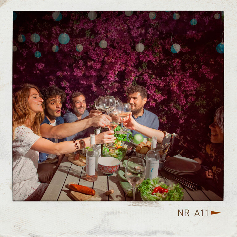 notte rossa cena vino rosato e bianco